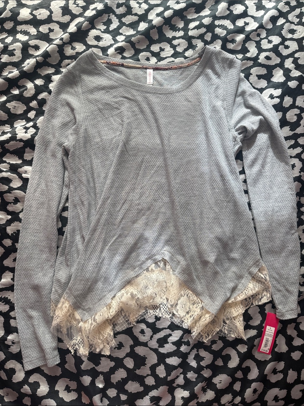 Xhilaration Light Gray Long-Sleeve Lace-Hem Top